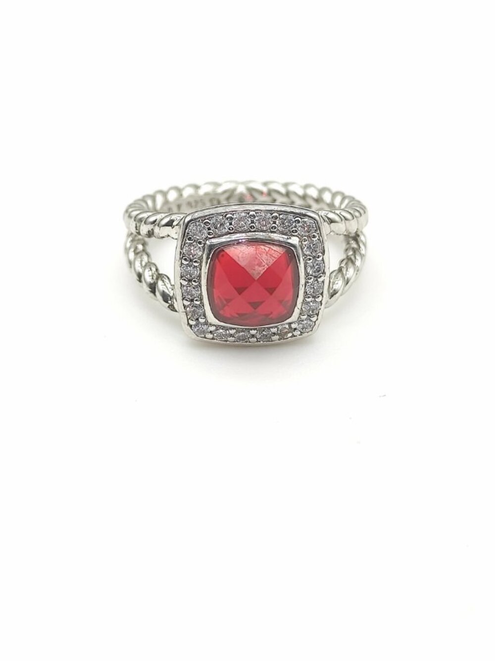 💕💕💕David Yurman square diamond ring with red diamonds. Size: 6-7-8-9
